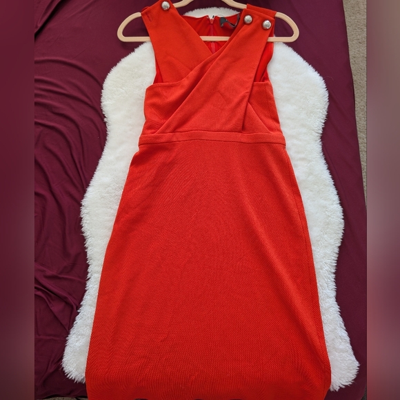 Beautiful Gucci Orange Sleeveless Dress - Picture 3 of 9